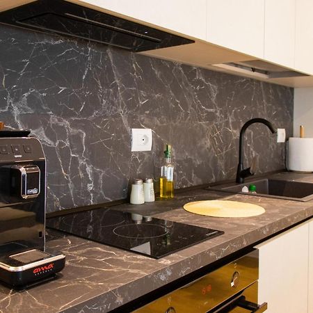 Bed and Breakfast Luxury Rooftop 23 Тирана Экстерьер фото