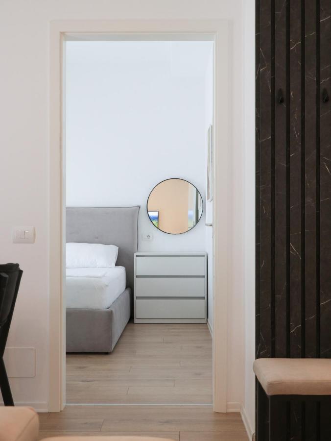 Bed and Breakfast Luxury Rooftop 23 Тирана Экстерьер фото
