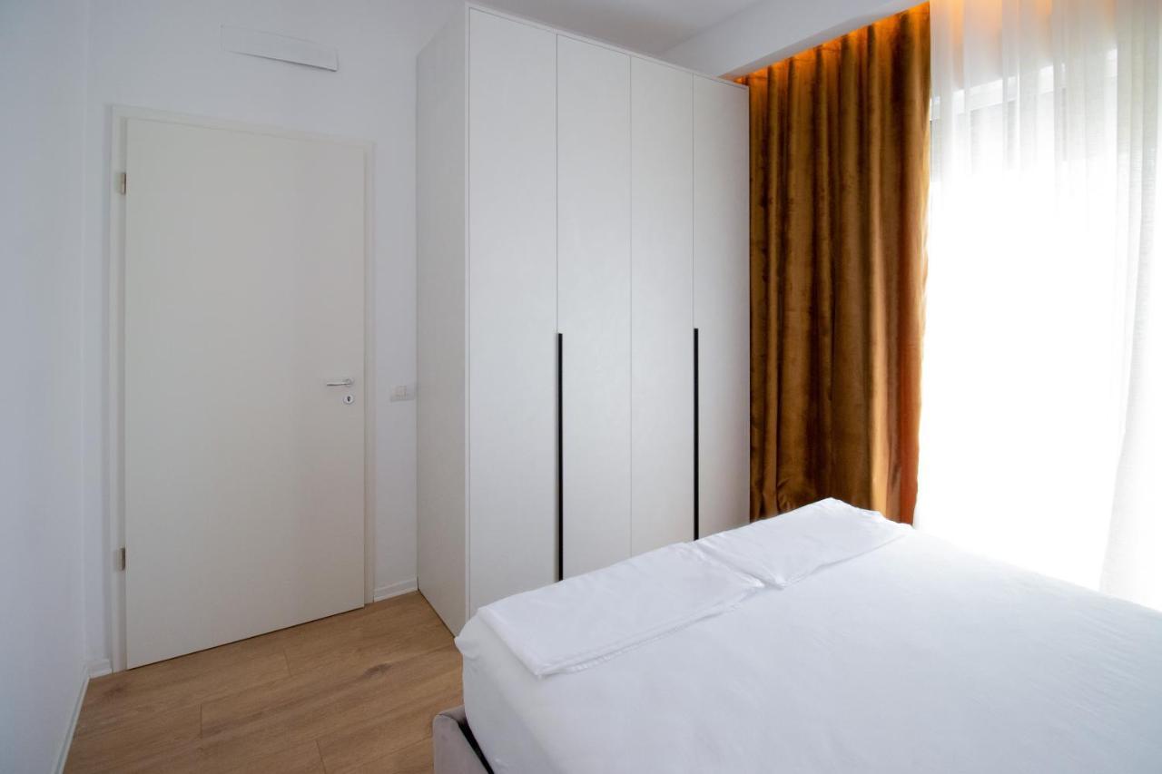 Bed and Breakfast Luxury Rooftop 23 Тирана Экстерьер фото