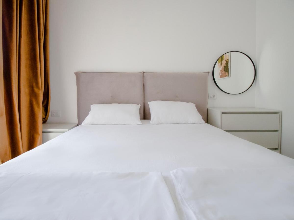 Bed and Breakfast Luxury Rooftop 23 Тирана Экстерьер фото