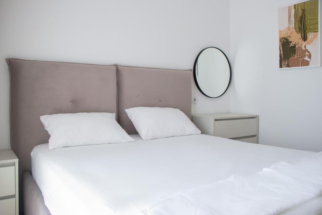 Bed and Breakfast Luxury Rooftop 23 Тирана Экстерьер фото